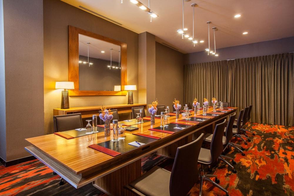 Derek Galleria Hotel Houston